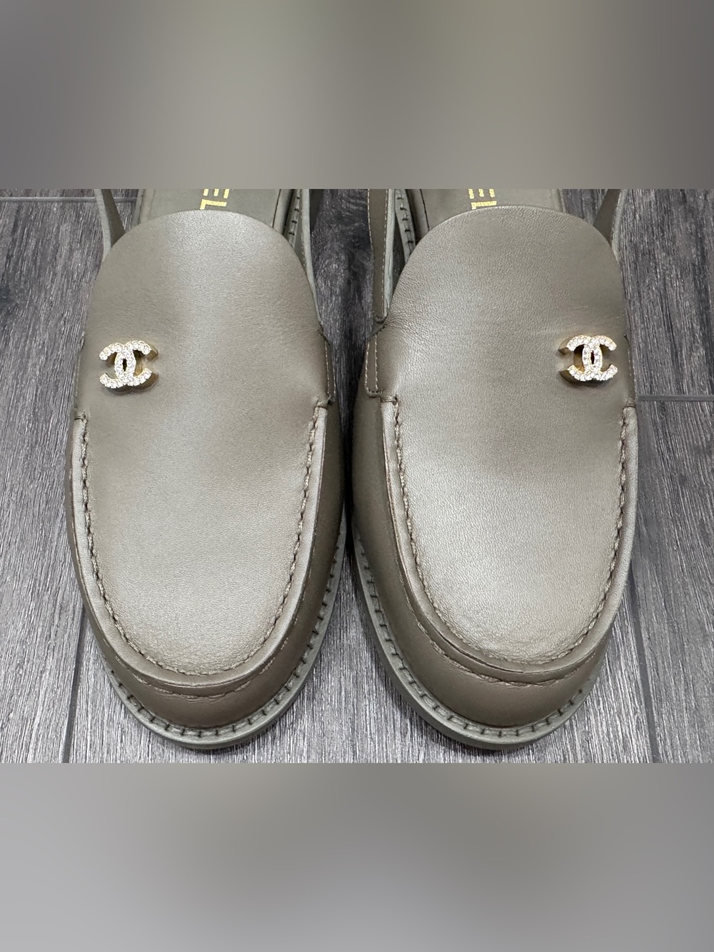 2026 CHANEL KHAKI OLIVE GREEN LEATHER LOAFER SLINGBACK SHOES GOLD STRASS CC 40.5 - Picture 4 of 16
